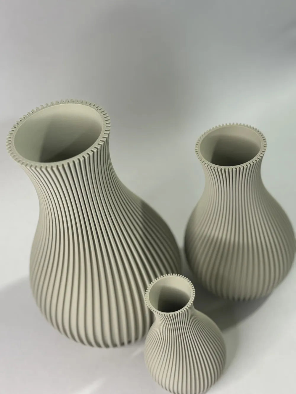 Vase Nervuré Frangi Genève — détail ouvertures nervurées, vue de dessus