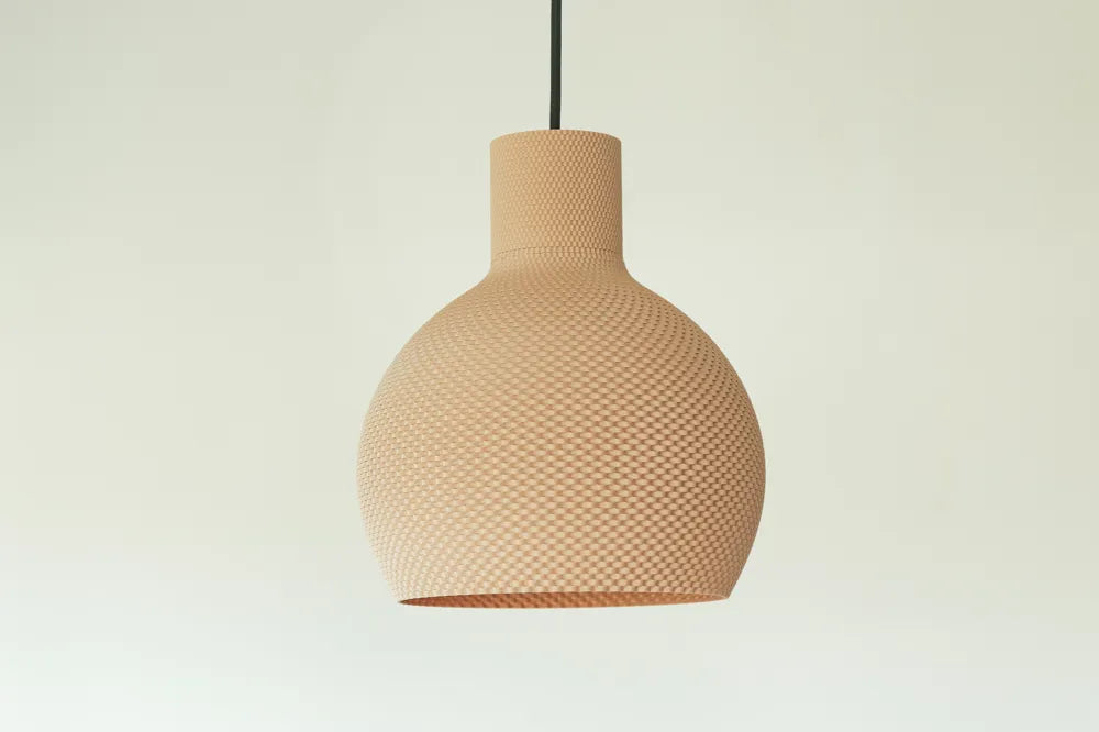 Suspension vase beige fond blanc
