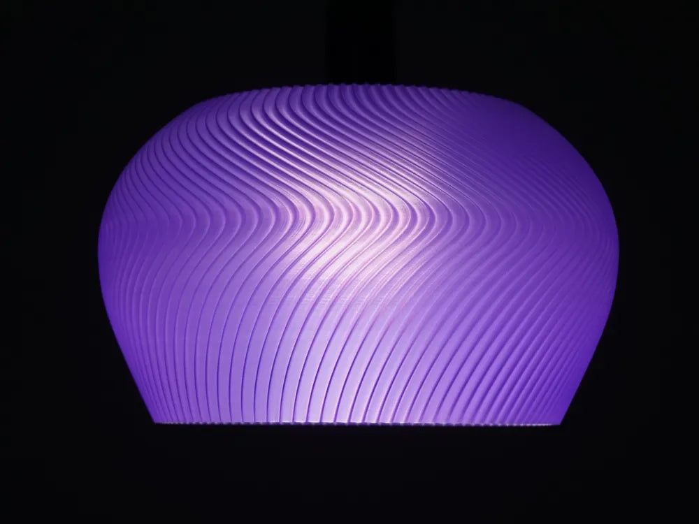 Vue rapprochée du relief ondulé de la Suspension Améthyste