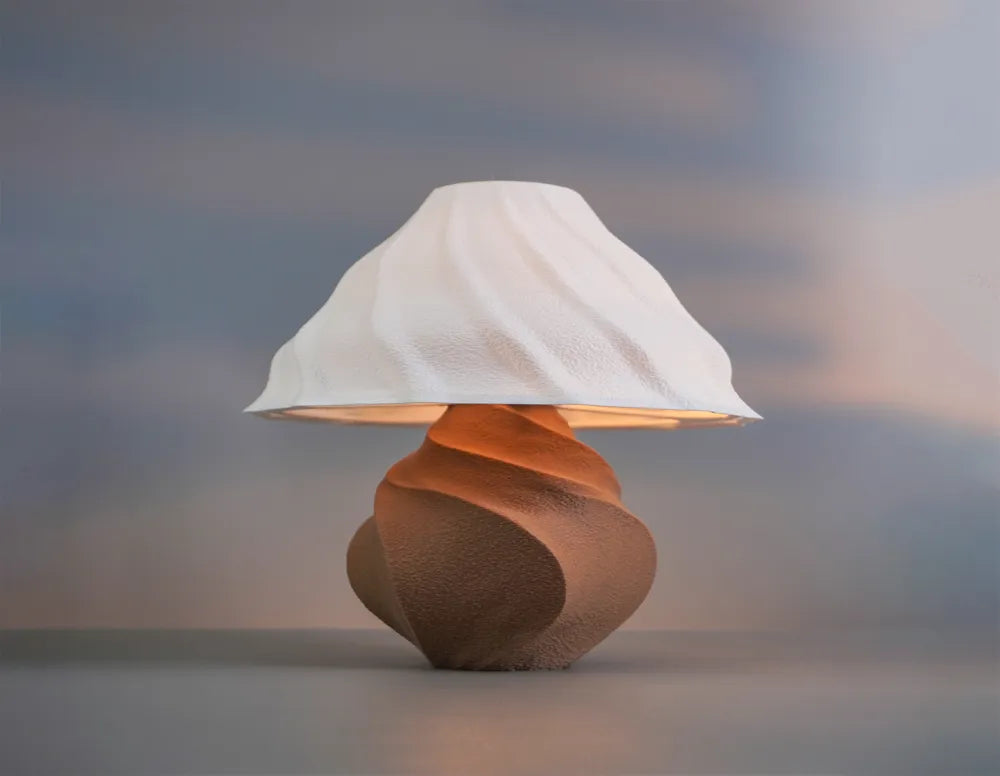 Vue de face du luminaire Tourbillon et de ses reliefs en spirale