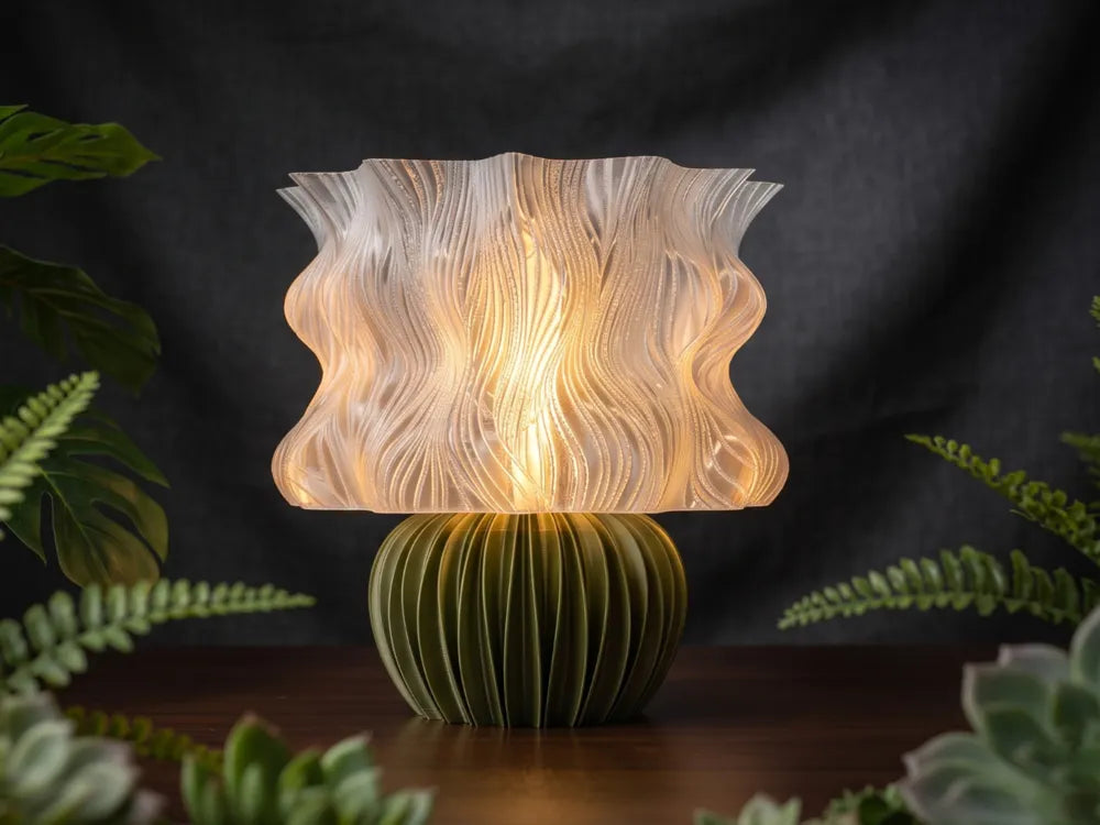 Lampe champignon vagues translucide fond sombre avec plantes
